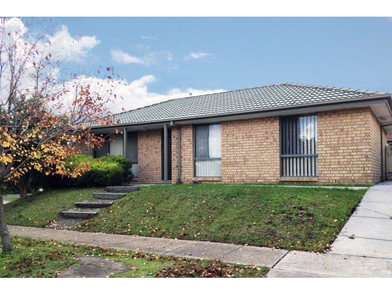 1 Don Drive, Cranbourne West VIC 3977