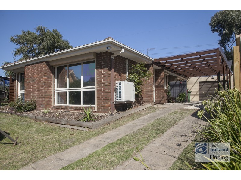 18 Rebecca Court, Cranbourne North VIC 3977