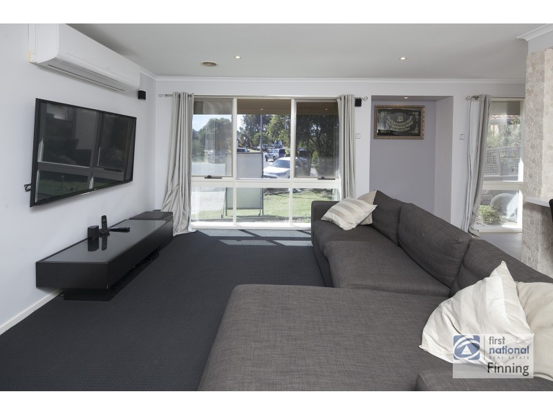 18 Rebecca Court, Cranbourne North VIC 3977