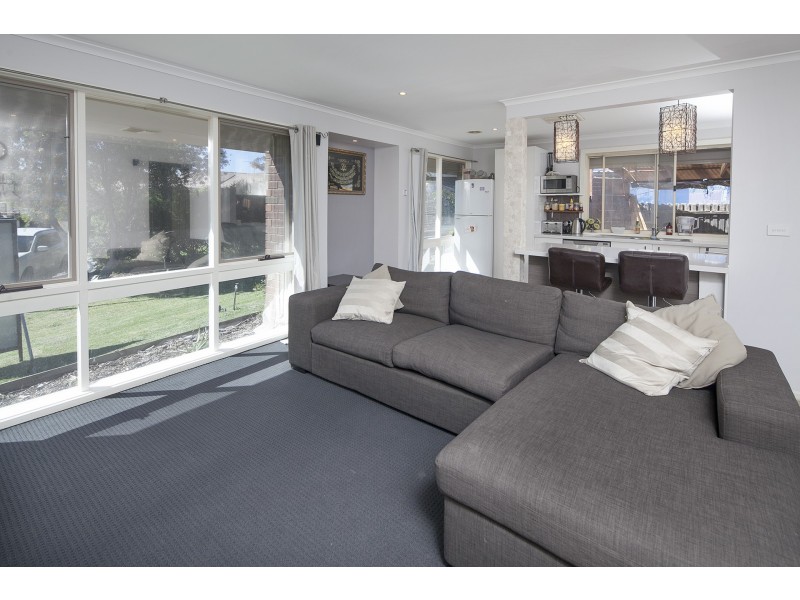 18 Rebecca Court, Cranbourne North VIC 3977