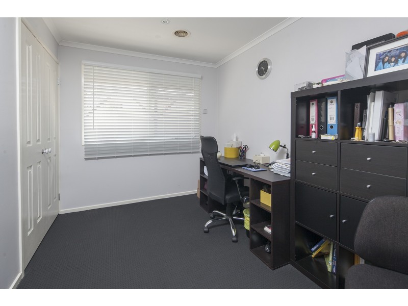 18 Rebecca Court, Cranbourne North VIC 3977