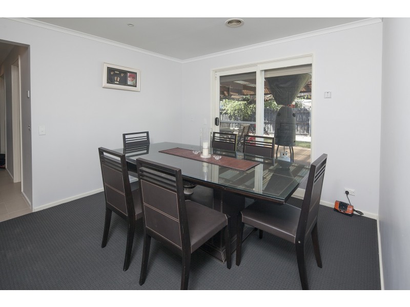 18 Rebecca Court, Cranbourne North VIC 3977