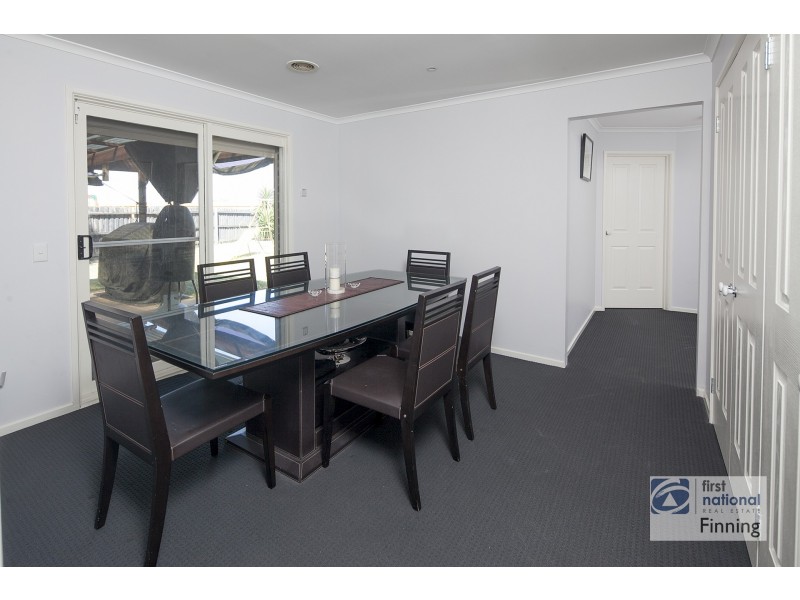 18 Rebecca Court, Cranbourne North VIC 3977