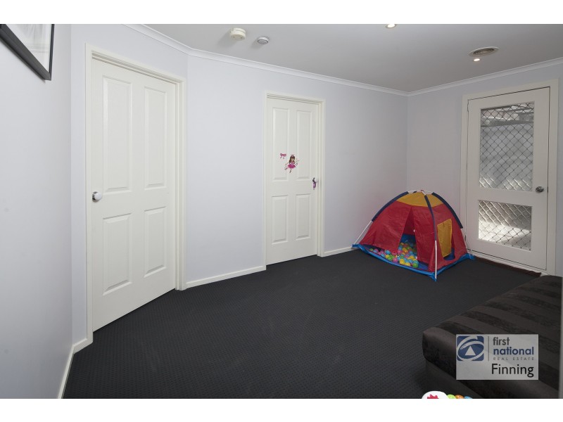 18 Rebecca Court, Cranbourne North VIC 3977