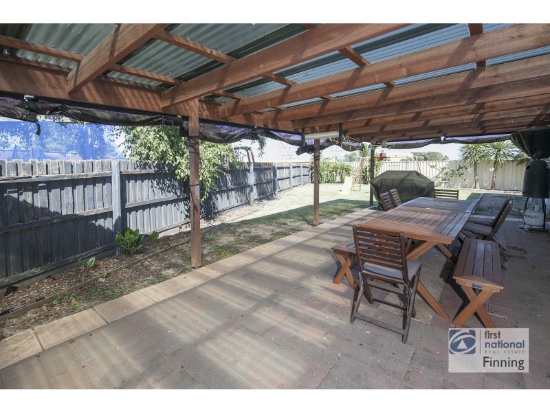 18 Rebecca Court, Cranbourne North VIC 3977