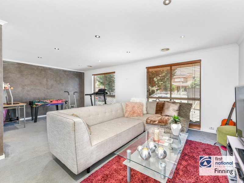 3 Frances Crescent, Cranbourne North VIC 3977