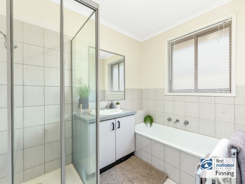 3 Frances Crescent, Cranbourne North VIC 3977