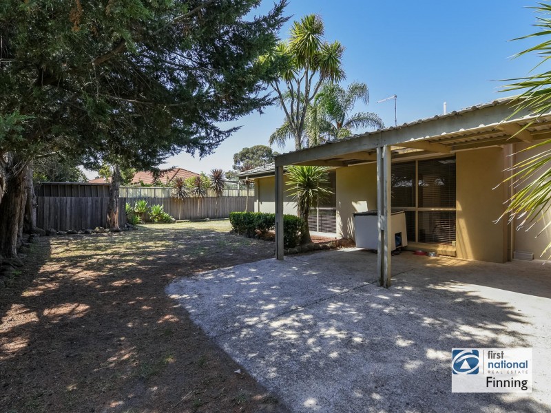 3 Frances Crescent, Cranbourne North VIC 3977