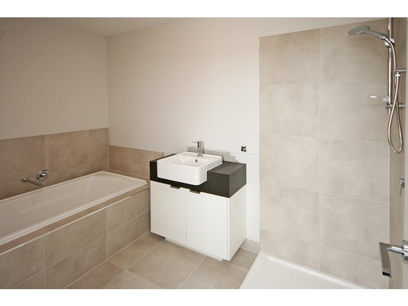 1 Guernsey Street, Clyde North VIC 3978