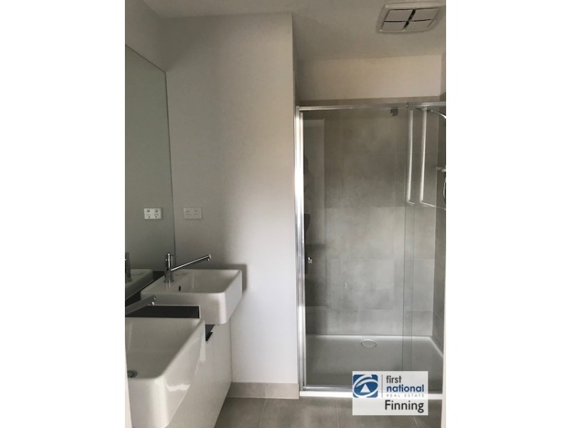 1 Guernsey Street, Clyde North VIC 3978