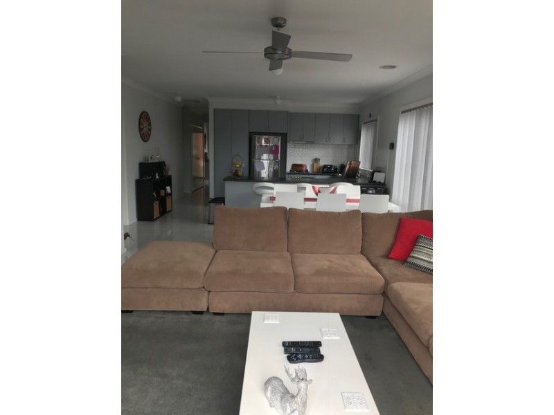 9/143 Ahern Road, Pakenham VIC 3810