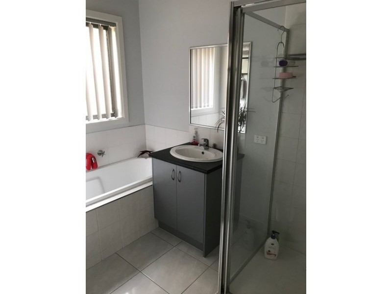 9/143 Ahern Road, Pakenham VIC 3810