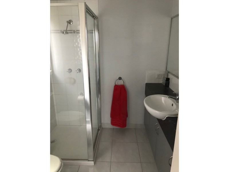 9/143 Ahern Road, Pakenham VIC 3810