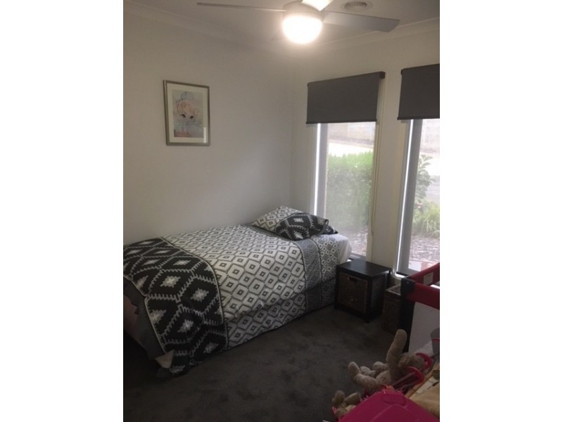 9/143 Ahern Road, Pakenham VIC 3810