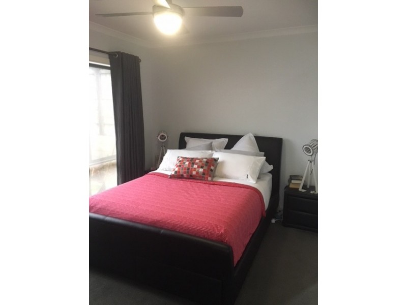 9/143 Ahern Road, Pakenham VIC 3810