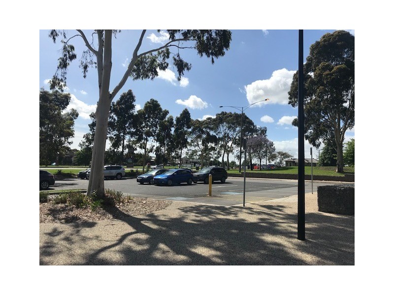 13 Cranbourne Place, Cranbourne VIC 3977