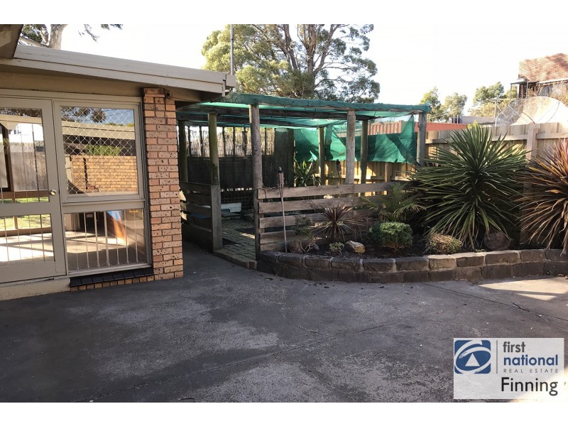 2 Circle Drive North, Cranbourne VIC 3977