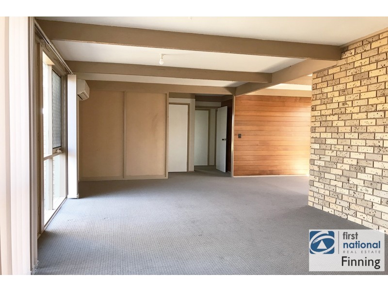 2 Circle Drive North, Cranbourne VIC 3977
