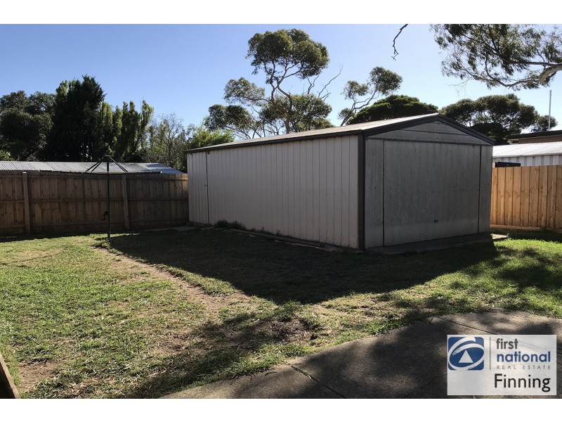 2 Circle Drive North, Cranbourne VIC 3977