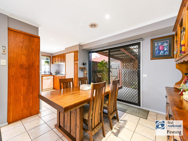 17 Friendship Close, Cranbourne West VIC 3977