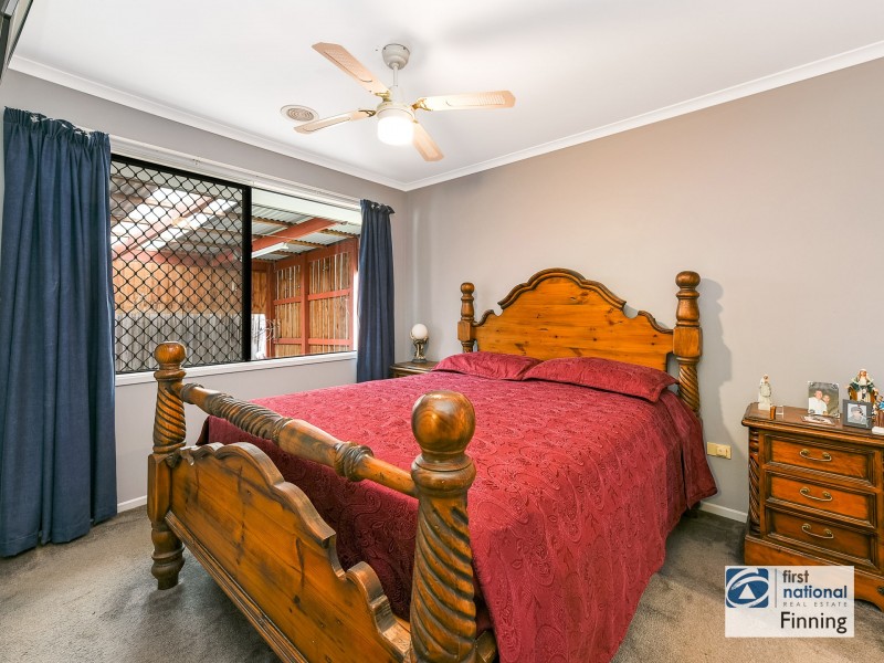 17 Friendship Close, Cranbourne West VIC 3977