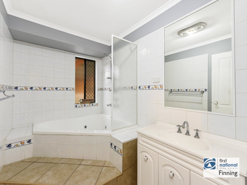 17 Friendship Close, Cranbourne West VIC 3977