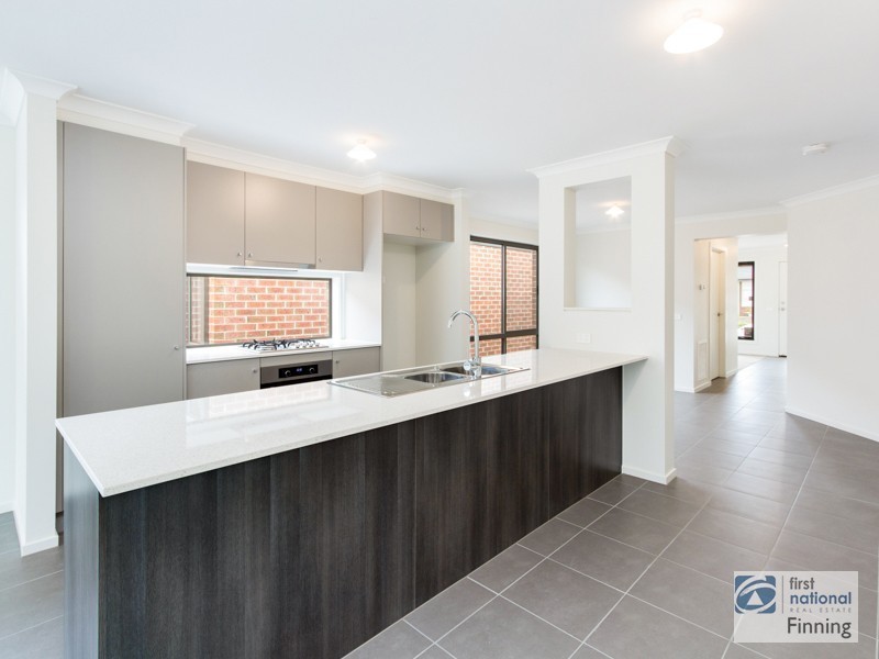 9 Boonwurring Street, Cranbourne East VIC 3977