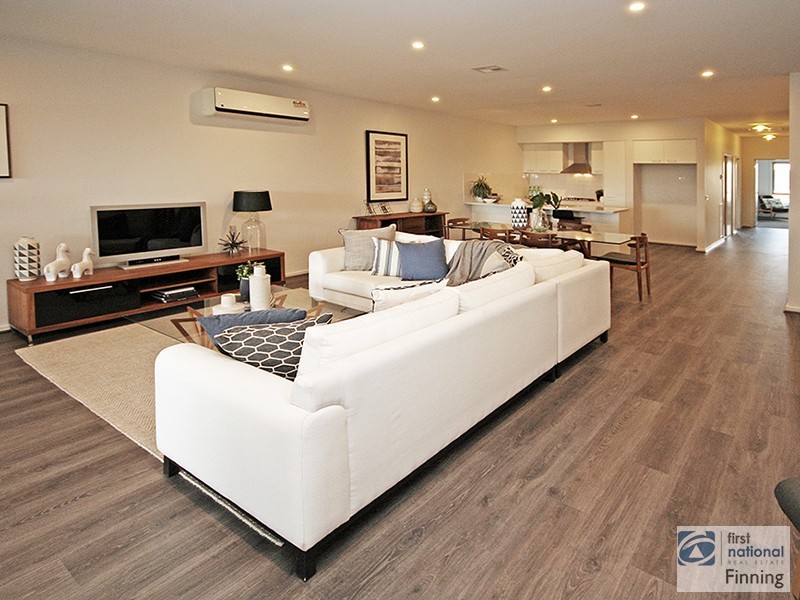 9 Fergus Lane, Cranbourne VIC 3977