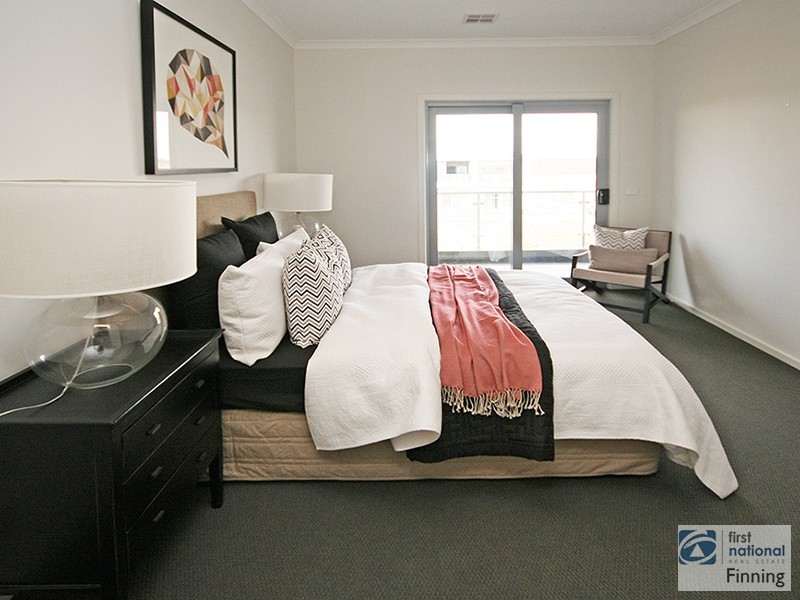 9 Fergus Lane, Cranbourne VIC 3977