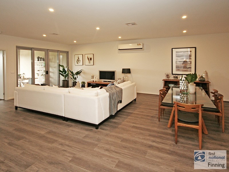 9 Fergus Lane, Cranbourne VIC 3977
