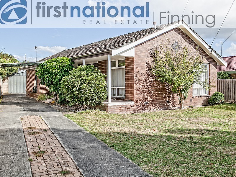 30 Campbell Parade, Cranbourne VIC 3977