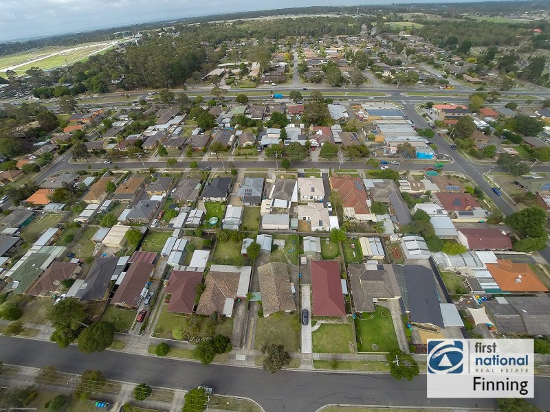 30 Campbell Parade, Cranbourne VIC 3977