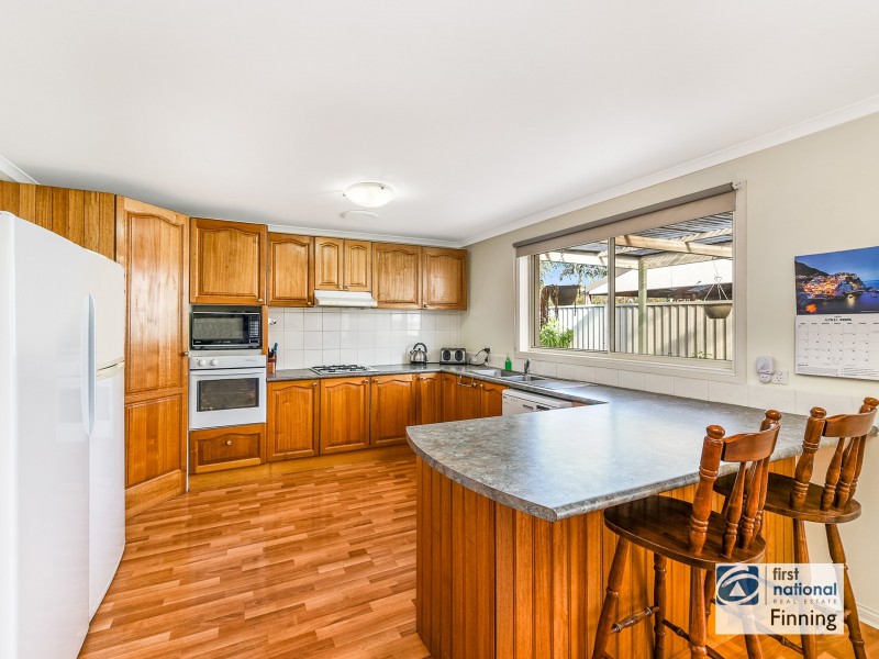 2 Oakmont Place, Cranbourne West VIC 3977