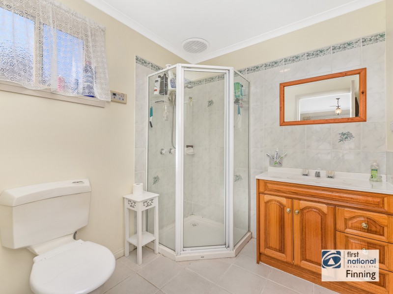 2 Oakmont Place, Cranbourne West VIC 3977