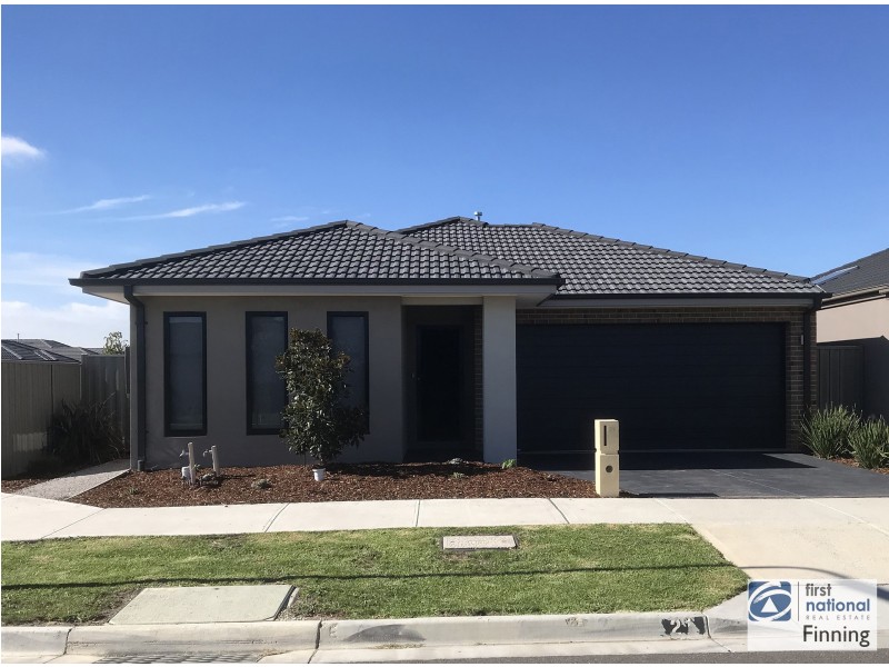 21 Brittlegum Road, Cranbourne East VIC 3977