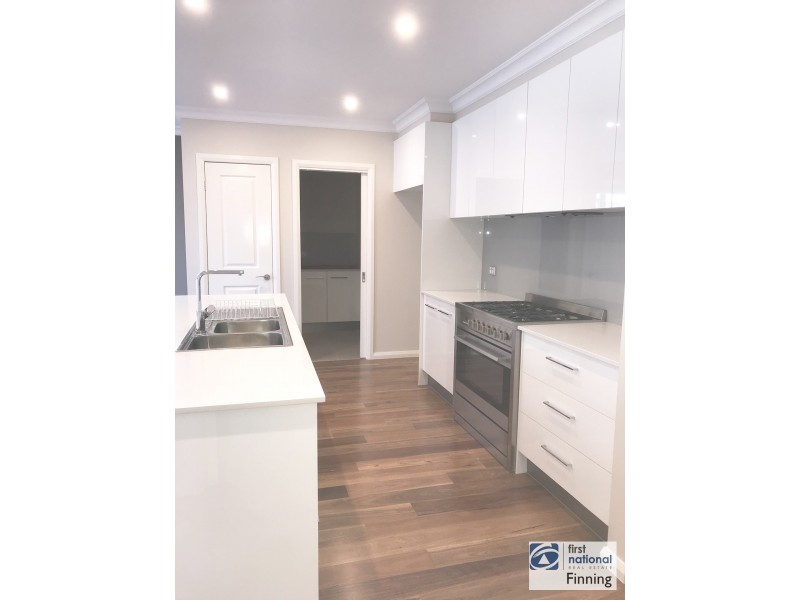 21 Brittlegum Road, Cranbourne East VIC 3977