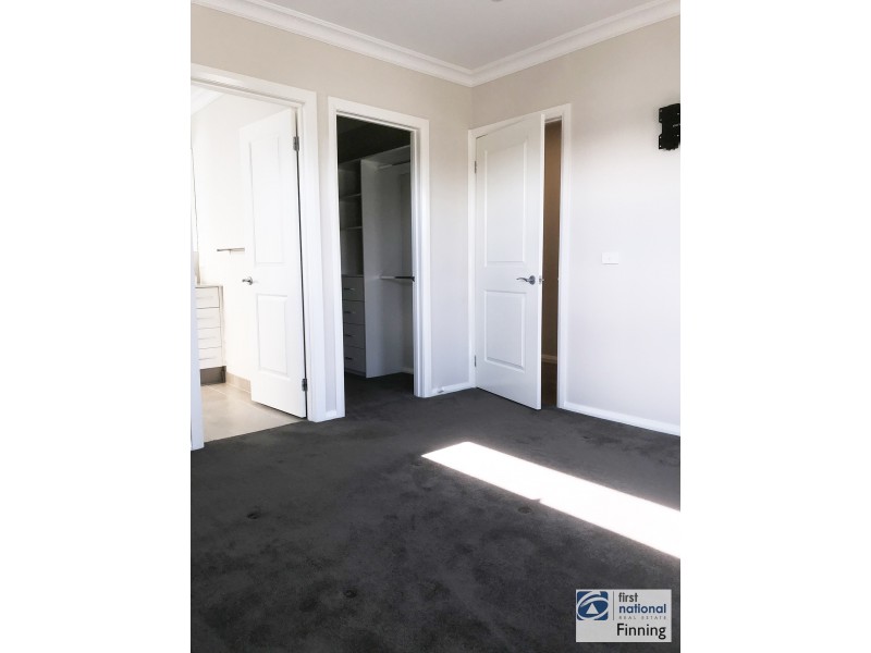 21 Brittlegum Road, Cranbourne East VIC 3977