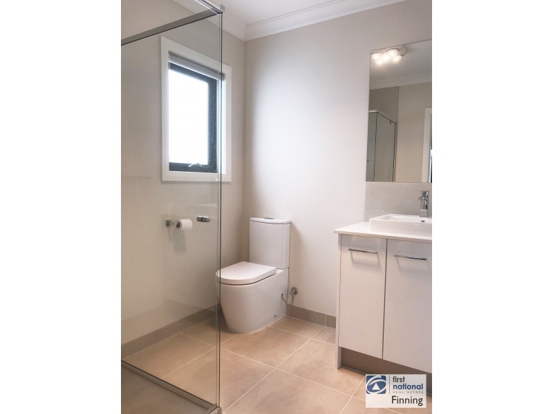 21 Brittlegum Road, Cranbourne East VIC 3977