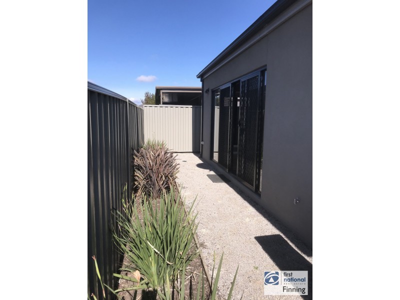 21 Brittlegum Road, Cranbourne East VIC 3977