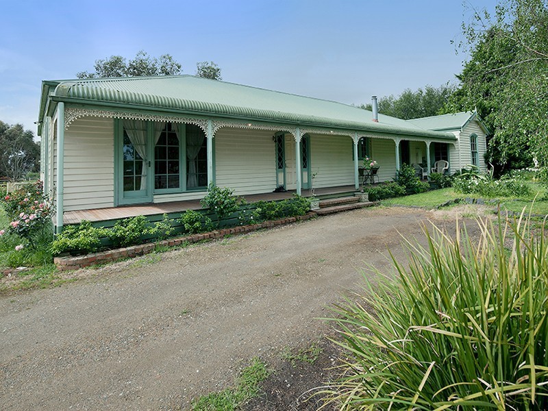 15 Garden Street, Cranbourne East VIC 3977