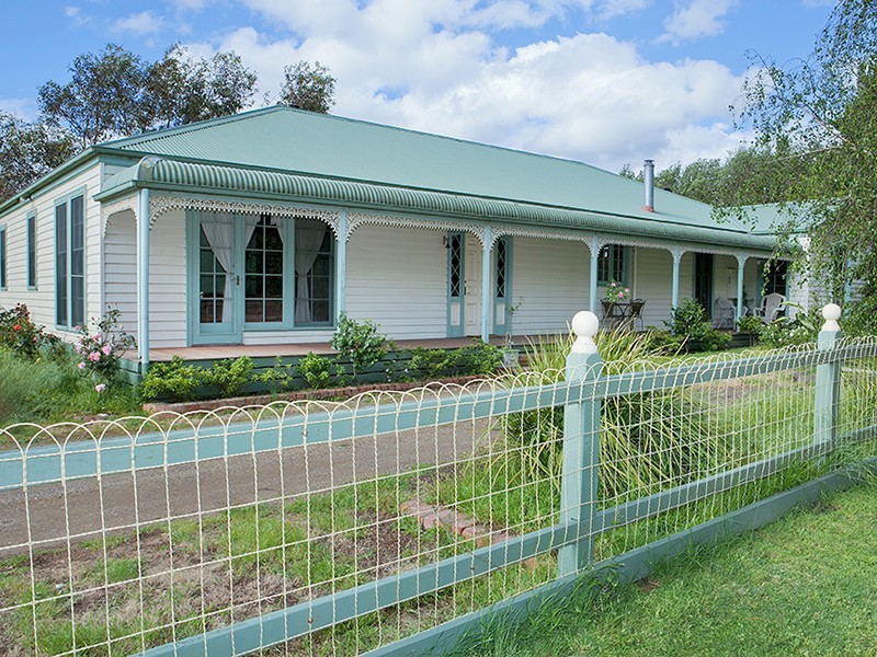 15 Garden Street, Cranbourne East VIC 3977