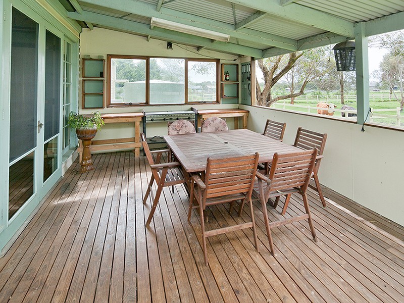 15 Garden Street, Cranbourne East VIC 3977