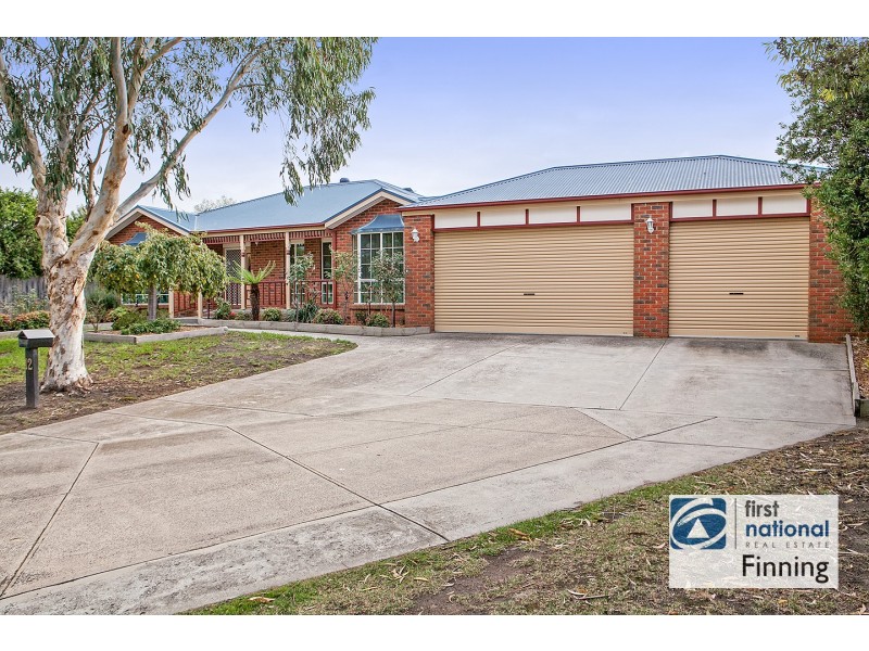 12 Prestwick Green, Cranbourne VIC 3977