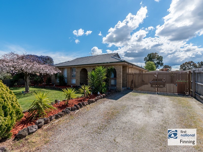 5 Kennedy Court, Cranbourne North VIC 3977