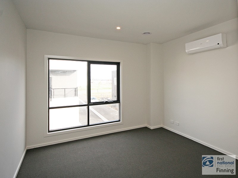 37 Fergus Lane, Cranbourne VIC 3977