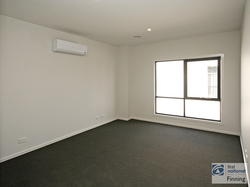 37 Fergus Lane, Cranbourne VIC 3977