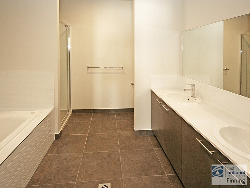 37 Fergus Lane, Cranbourne VIC 3977