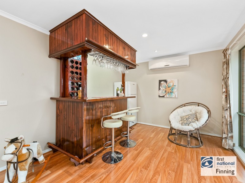 16 Neptune Place, Cranbourne West VIC 3977