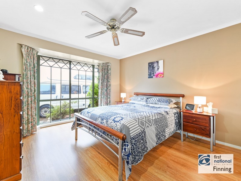 16 Neptune Place, Cranbourne West VIC 3977