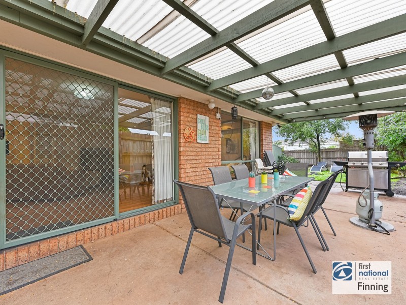16 Neptune Place, Cranbourne West VIC 3977